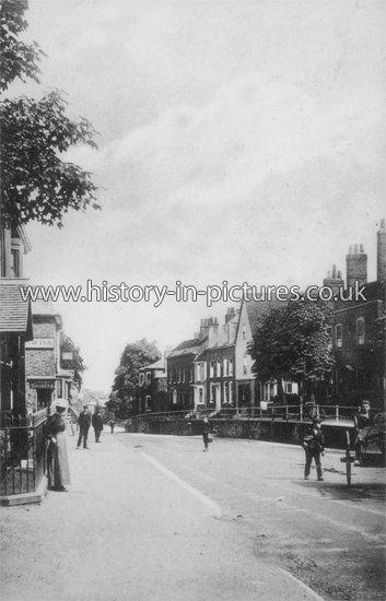 Amwell Street, Hoddesdon, Herts. c.1905